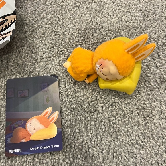 THE MONSTERS 1:00 A.M. Series Figures "Sweet Dream Time" - Picture 7 of 9